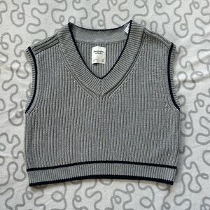 Abercrombie & Fitch Ribbed Knit Sweater Vest
